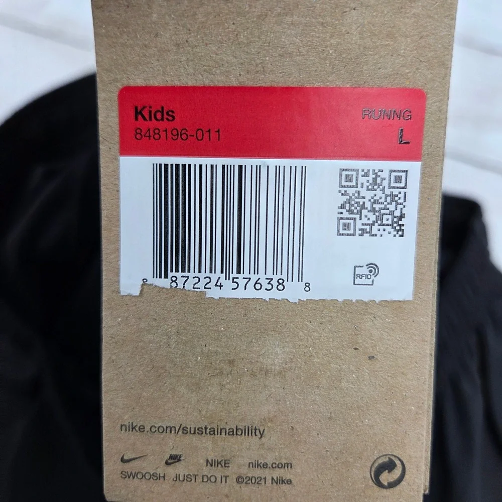 Nike Running Shorts Kids Large Black Dri-FIT 848196-011 Standard Fit Athletic